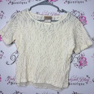 Kim & Co lace top stretchy Tshirt cream white floral flowers mesh vintage
